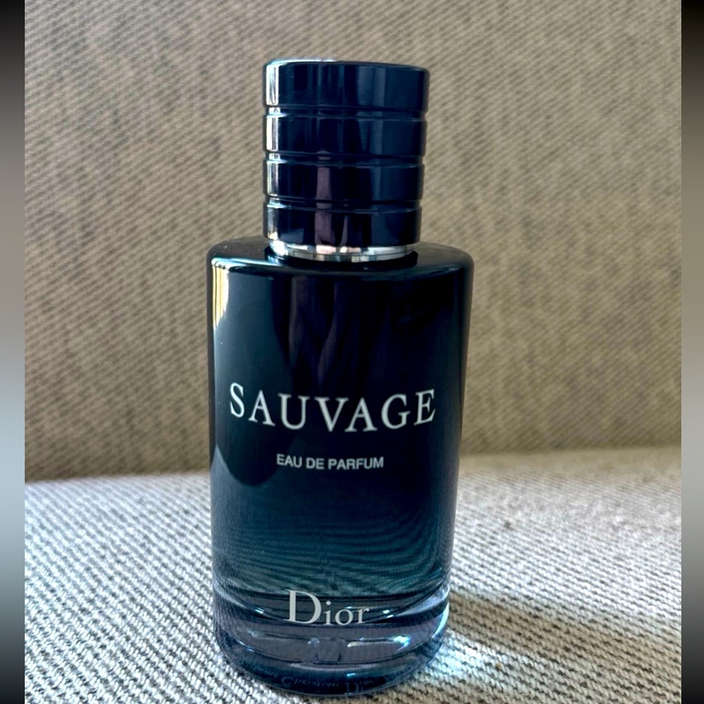 Dior Sauvage by Christian Dior Men Eau De Parfum 100 ml /
3.4oz.100% Authentic!